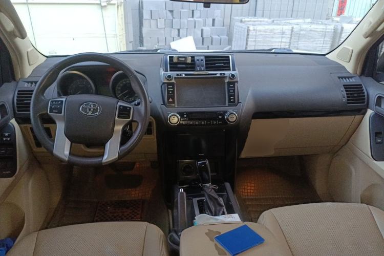 Used Toyota Prado  Center Console