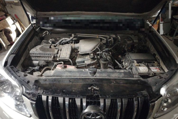 Used Toyota Prado 2013 2.7L Automatic Middle East Version Engine Bay