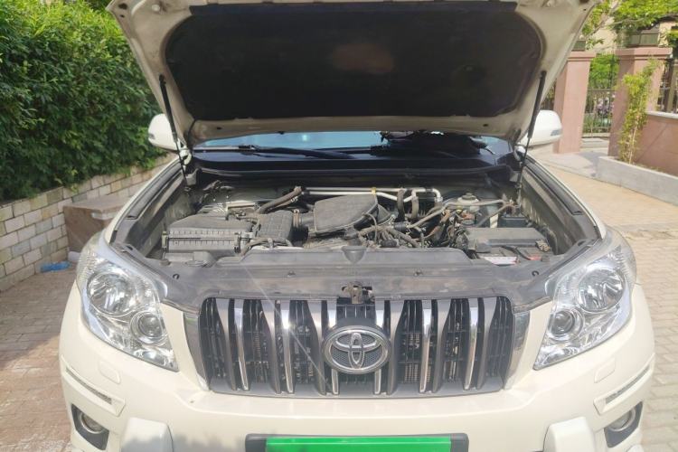Used Toyota Prado 2013 2.7L Automatic Middle East Version Engine Bay