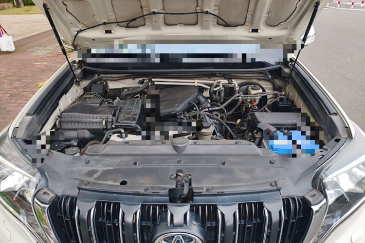 Used Toyota Prado 2013 2.7L Automatic Middle East Version Engine Bay