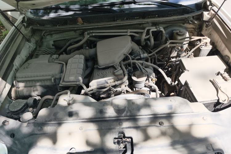 Used Toyota Prado 2013 2.7L Automatic Low-Power Version Middle East Edition Engine Bay