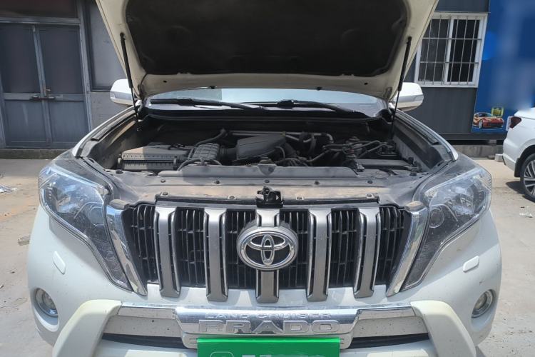 Used Toyota Prado  Engine Bay