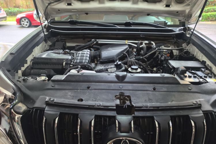 Used Toyota Prado 2013 2.7L Automatic Middle East Version Engine Bay