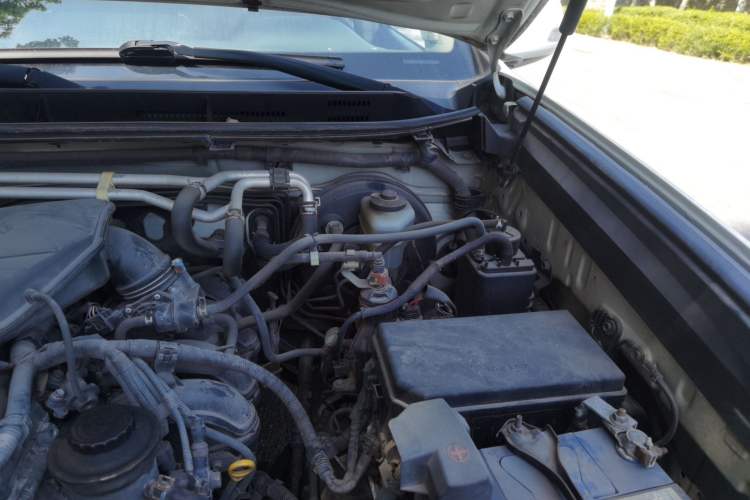 Used Toyota Prado 2013 2.7L Automatic Middle East Version Engine Bay Left