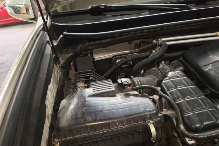 Used Toyota Prado 2013 2.7L Automatic Middle East Version Engine Bay Right