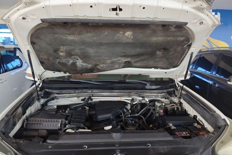 Used Toyota Prado  Engine Bay