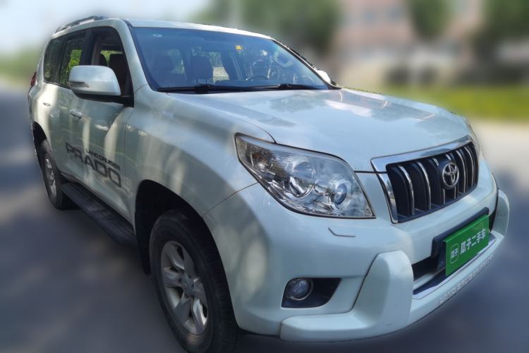 Used Toyota Prado 2013 2.7L Automatic Middle East Version Front Right 45 Deg