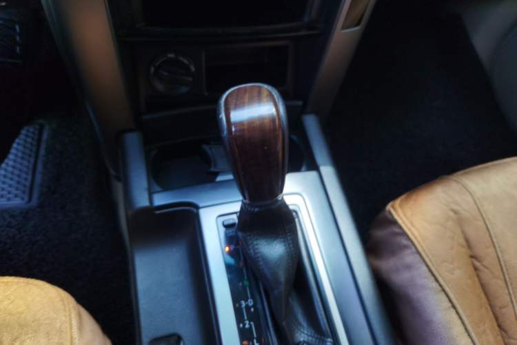 Used Toyota Prado 2013 2.7L Automatic Middle East Version Gear Lever