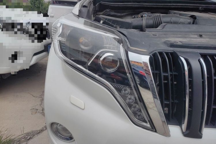 Used Toyota Prado  Right Front Headlight