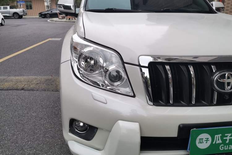 Used Toyota Prado  Right Front Headlight