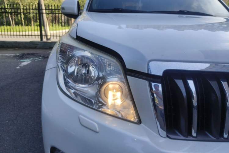 Used Toyota Prado  Right Front Headlight