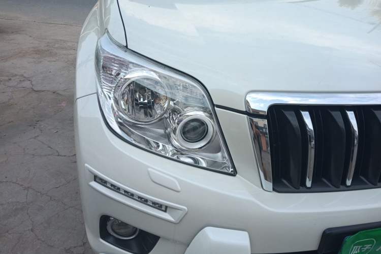 Used Toyota Prado  Right Front Headlight