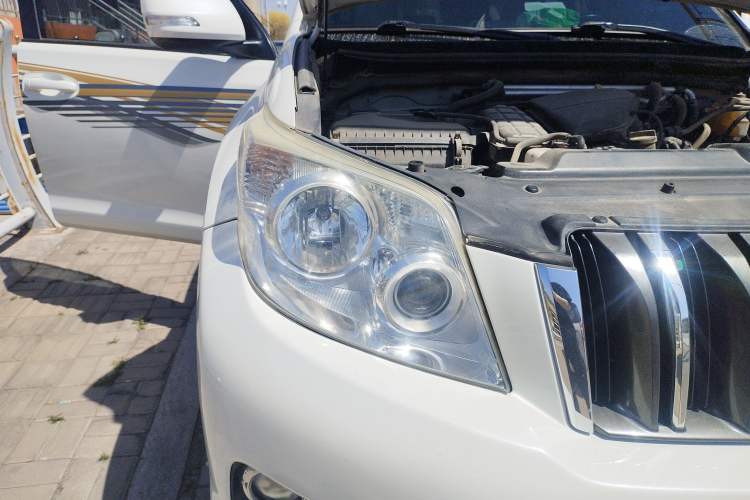 Used Toyota Prado  Right Front Headlight