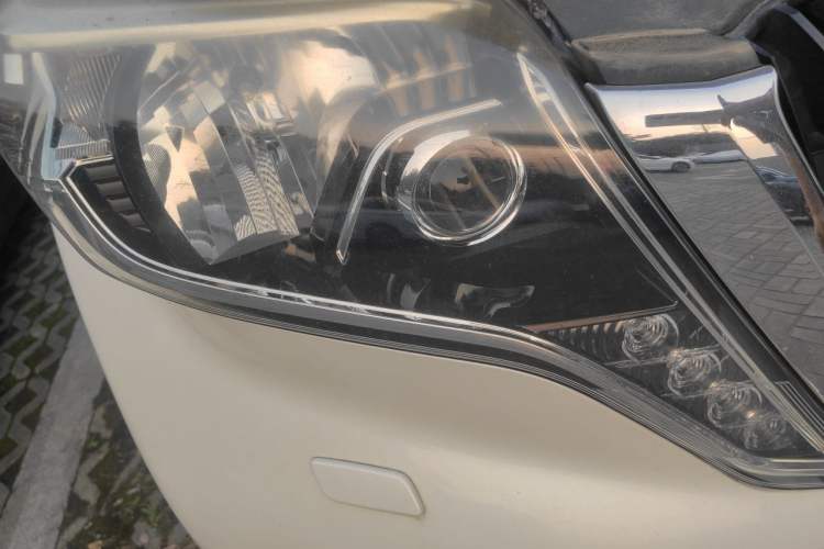 Used Toyota Prado  Right Front Headlight