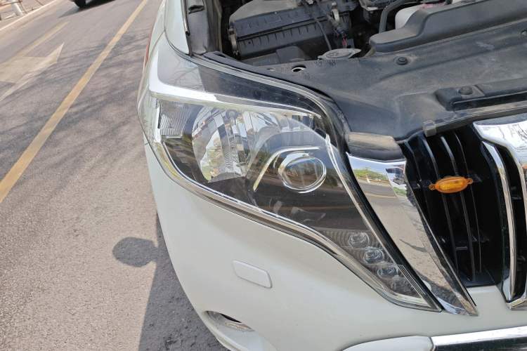 Used Toyota Prado  Right Front Headlight