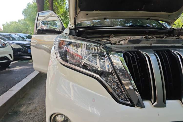 Used Toyota Prado  Right Front Headlight