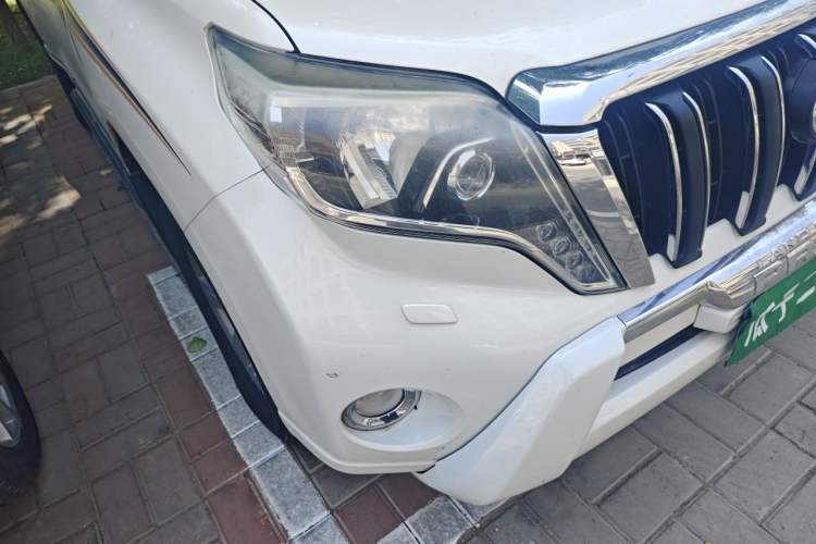 Used Toyota Prado  Right Front Headlight