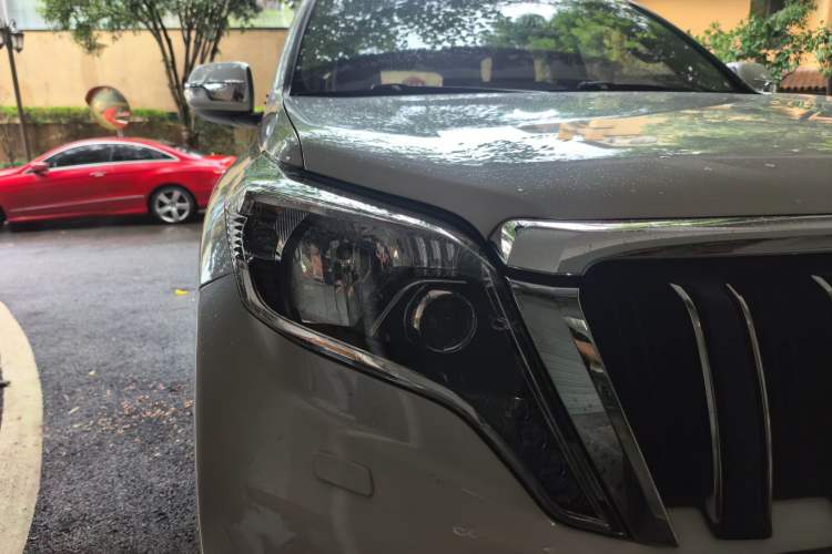 Used Toyota Prado 2013 2.7L Automatic Middle East Version Right Front Headlight