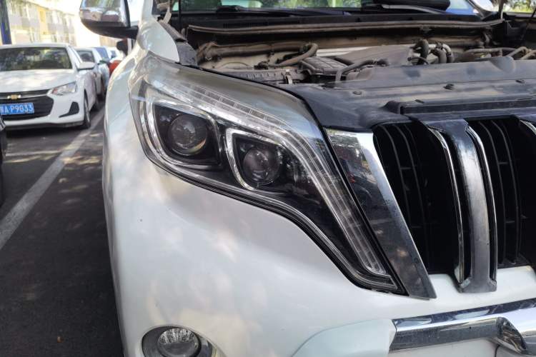 Used Toyota Prado  Right Front Headlight