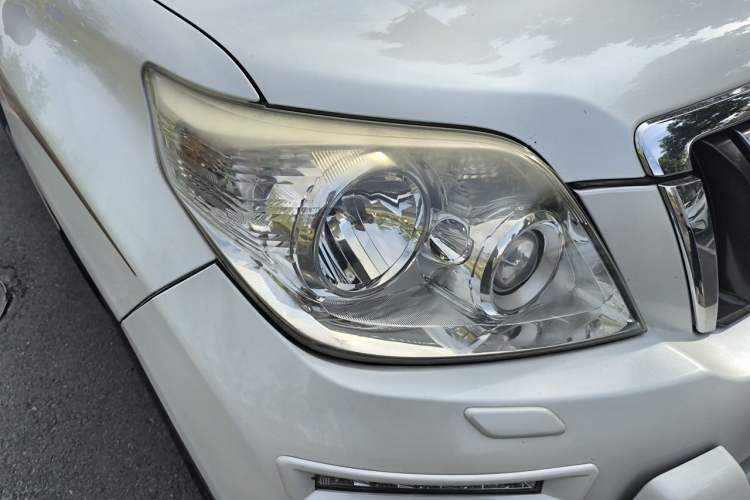 Used Toyota Prado 2013 2.7L Automatic Parallel Import Right Front Headlight