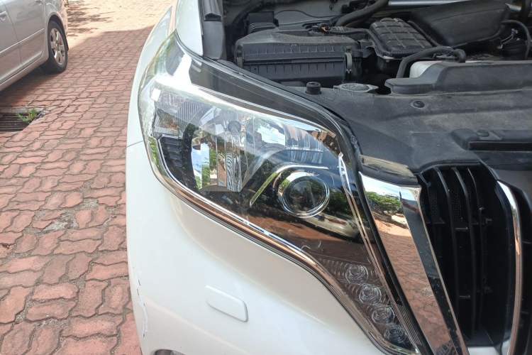 Used Toyota Prado  Right Front Headlight