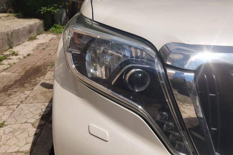 Used Toyota Prado  Right Front Headlight
