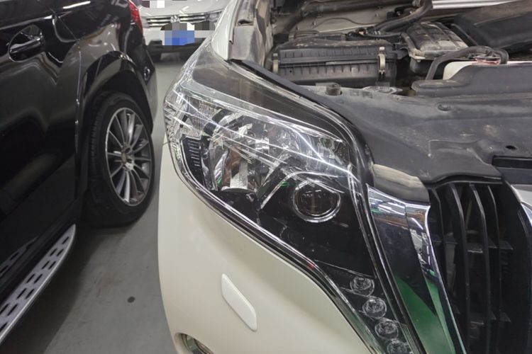Used Toyota Prado  Right Front Headlight