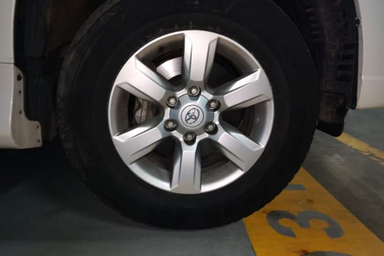 Used Toyota Prado 2013 2.7L Automatic Parallel Import Right Front Wheel Hub