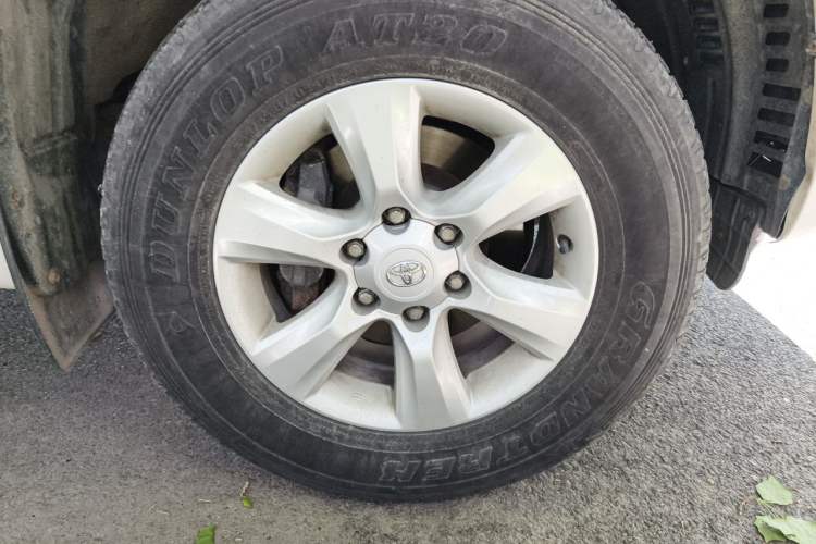 Used Toyota Prado 2013 2.7L Automatic Low-Power Version Middle East Edition Right Front Wheel Hub