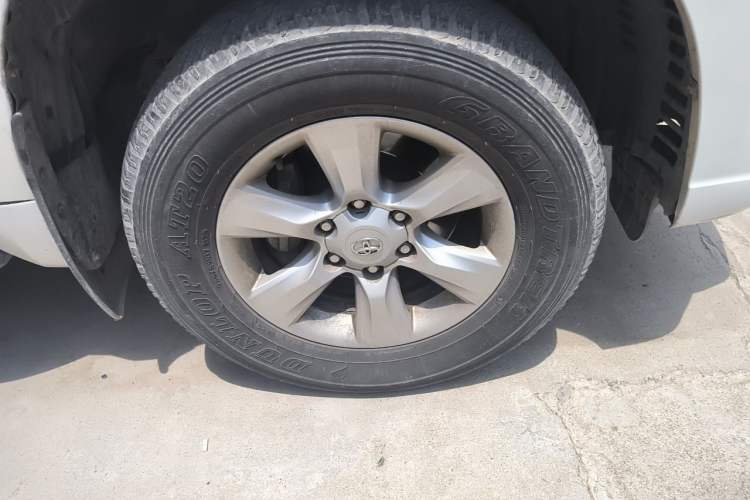 Used Toyota Prado  Right Front Wheel Hub