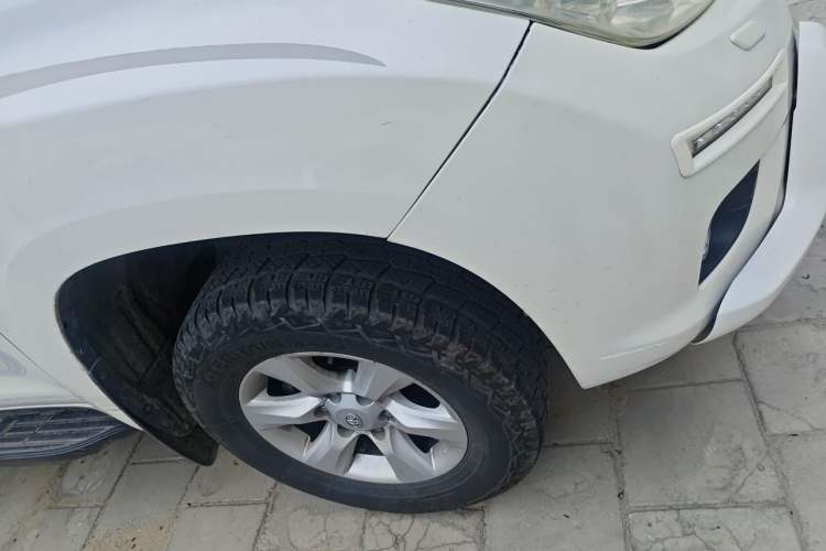 Used Toyota Prado  Right Front Wheel Hub