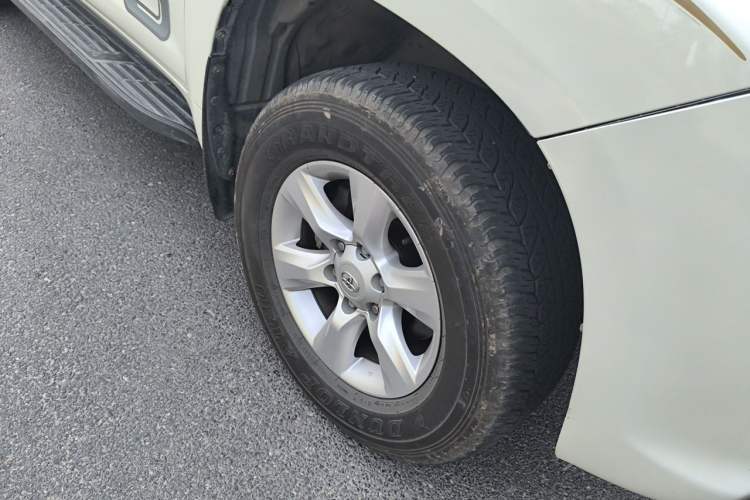 Used Toyota Prado 2013 2.7L Automatic Parallel Import Right Front Wheel Hub