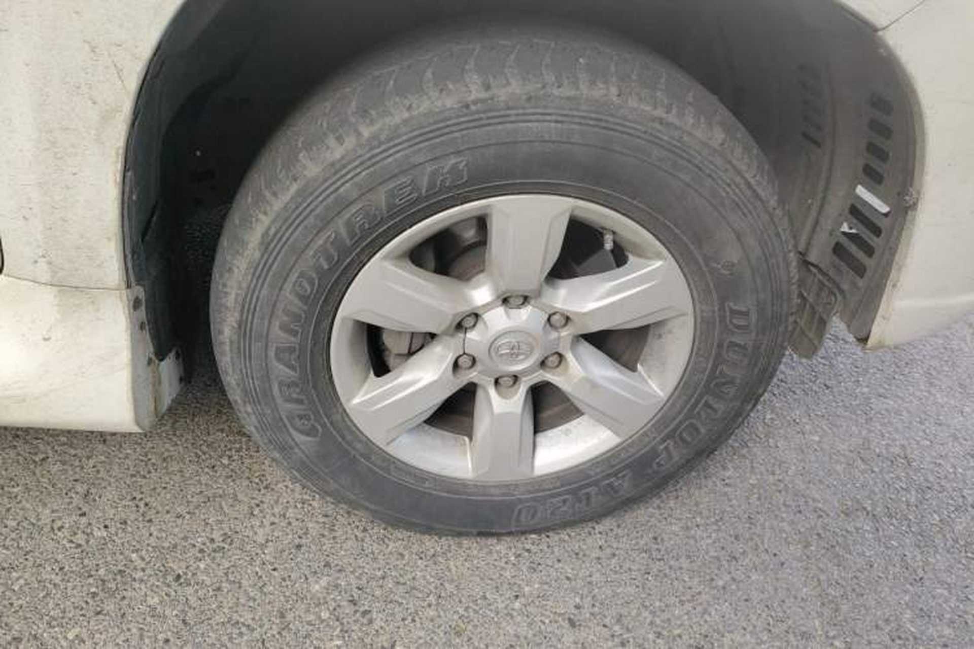 Used Toyota Prado  Right Front Wheel Hub