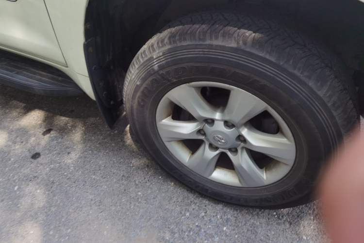 Used Toyota Prado 2013 2.7L Automatic Middle East Version Right Front Wheel Hub