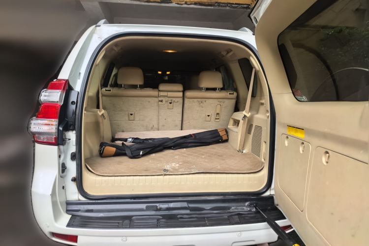 Used Toyota Prado 2013 2.7L Automatic Middle East Version Trunk