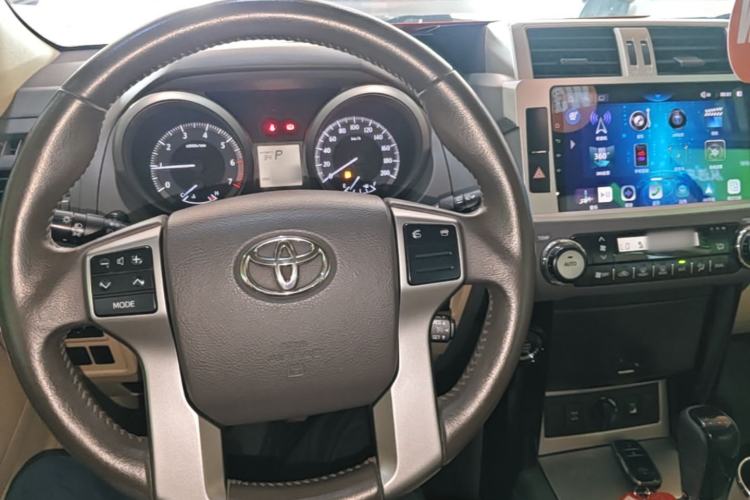 Used Toyota Prado 2014 4.0L Middle East Version Center Console