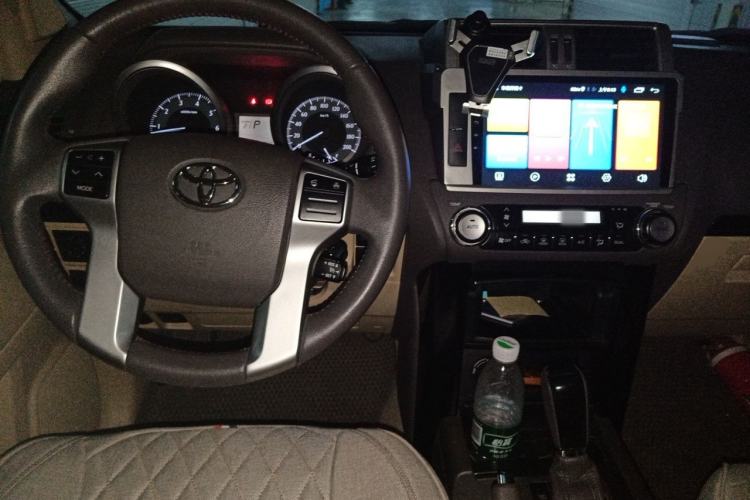 Used Toyota Prado  Center Console