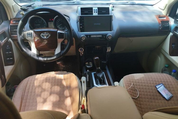 Used Toyota Prado  Center Console