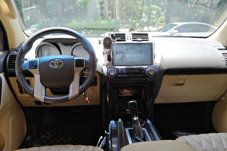 Used Toyota Prado 2014 2.7L Middle East Version Parallel Import Center Console