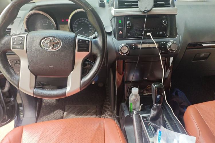 Used Toyota Prado 2014 2.7L Automatic Luxury Edition Center Console