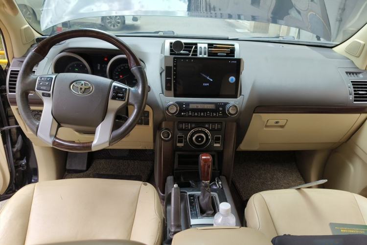 Used Toyota Prado 2014 4.0L Automatic VX NAVI Center Console