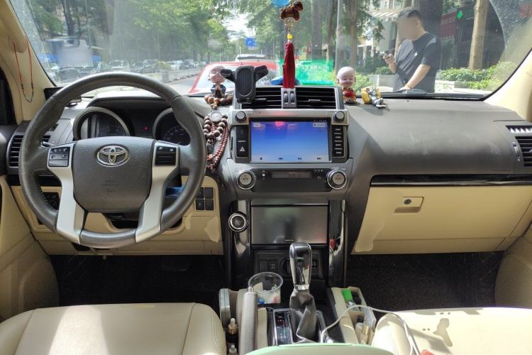 Used Toyota Prado  Center Console