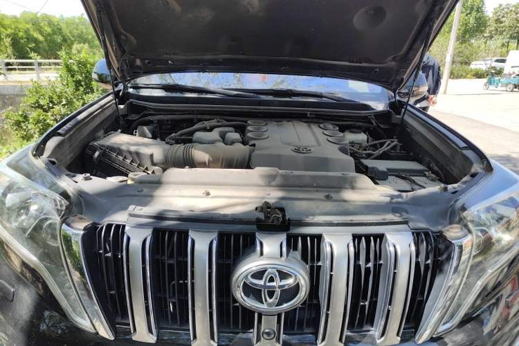 Used Toyota Prado 2014 4.0L Automatic VX NAVI Engine Bay