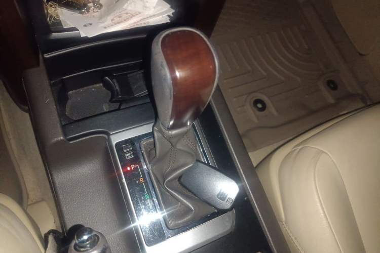 Used Toyota Prado 2014 4.0L Automatic VX NAVI Gear Lever
