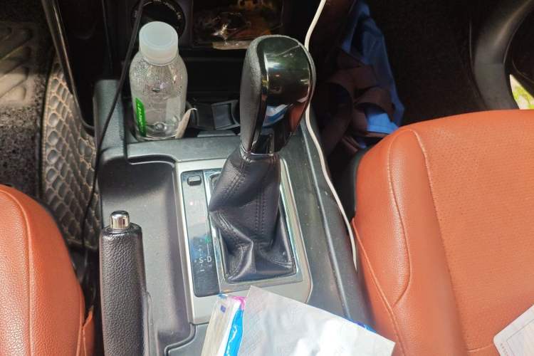 Used Toyota Prado 2014 2.7L Automatic Luxury Edition Gear Lever