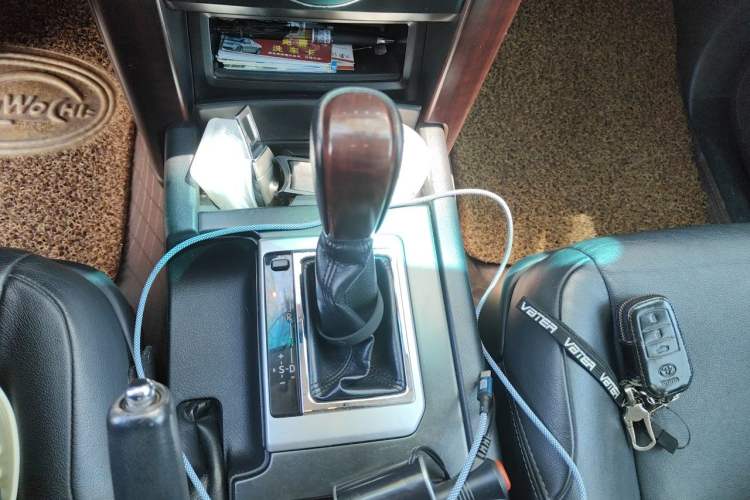 Used Toyota Prado 2014 4.0L Automatic VX NAVI Gear Lever