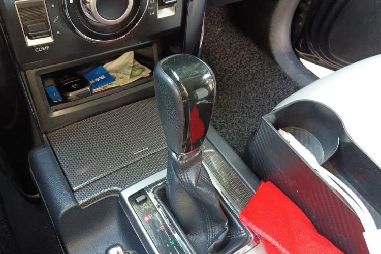 Used Toyota Prado 2014 4.0L Automatic VX NAVI Gear Lever