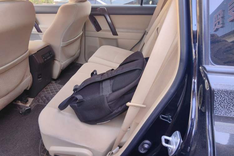 Used Toyota Prado 2014 2.7L Automatic Standard Edition Interior 4