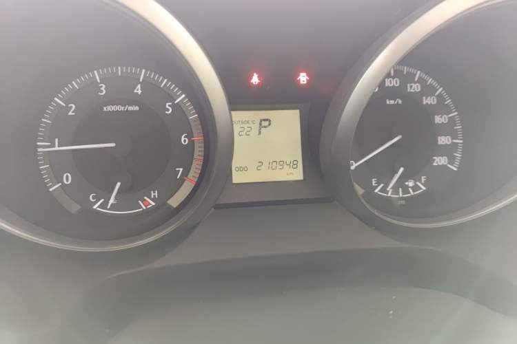 Used Toyota Prado 2014 2.7L Automatic Standard Edition Odometer Close Up