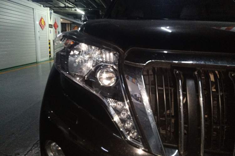 Used Toyota Prado  Right Front Headlight